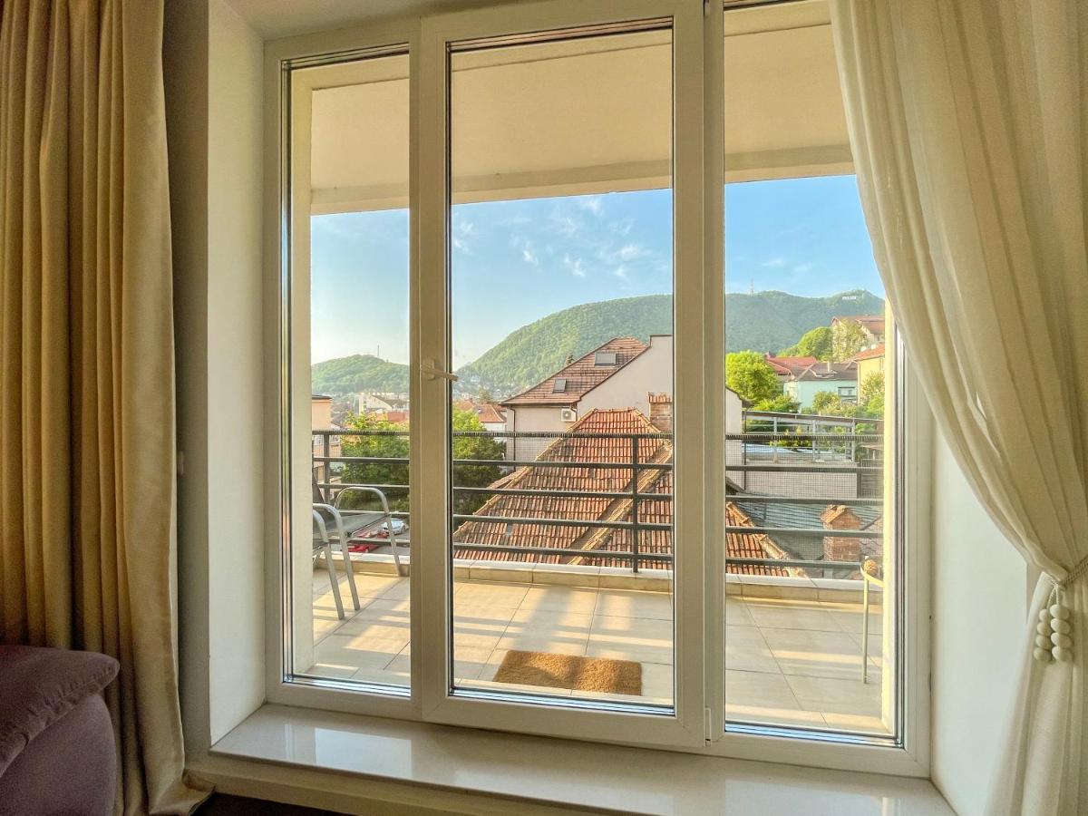 Central Premium Apartment Brasov Luaran gambar