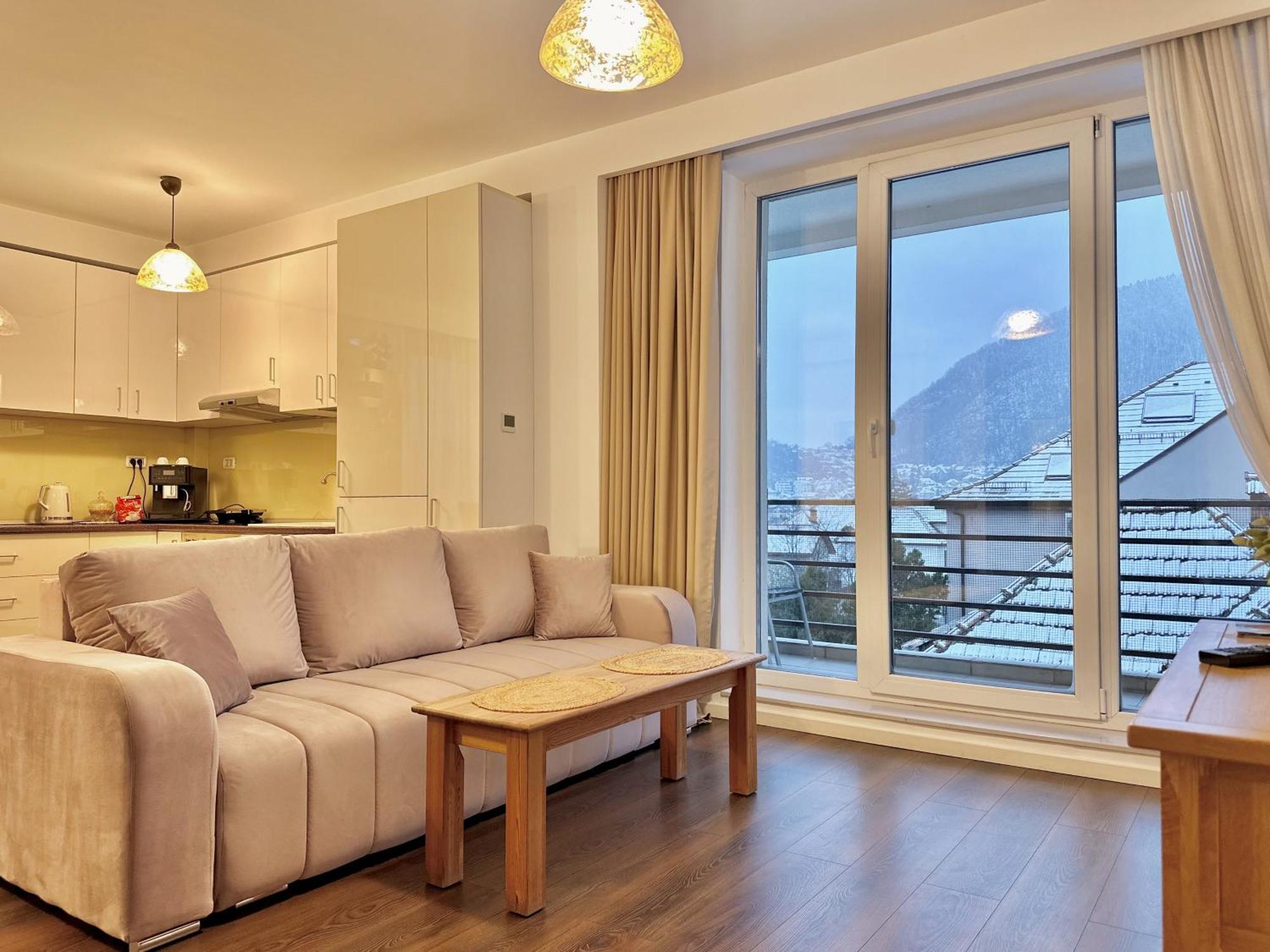 Central Premium Apartment Brasov Luaran gambar