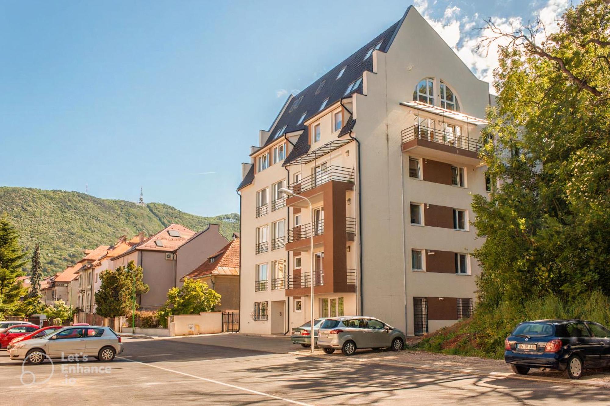 Central Premium Apartment Brasov Luaran gambar
