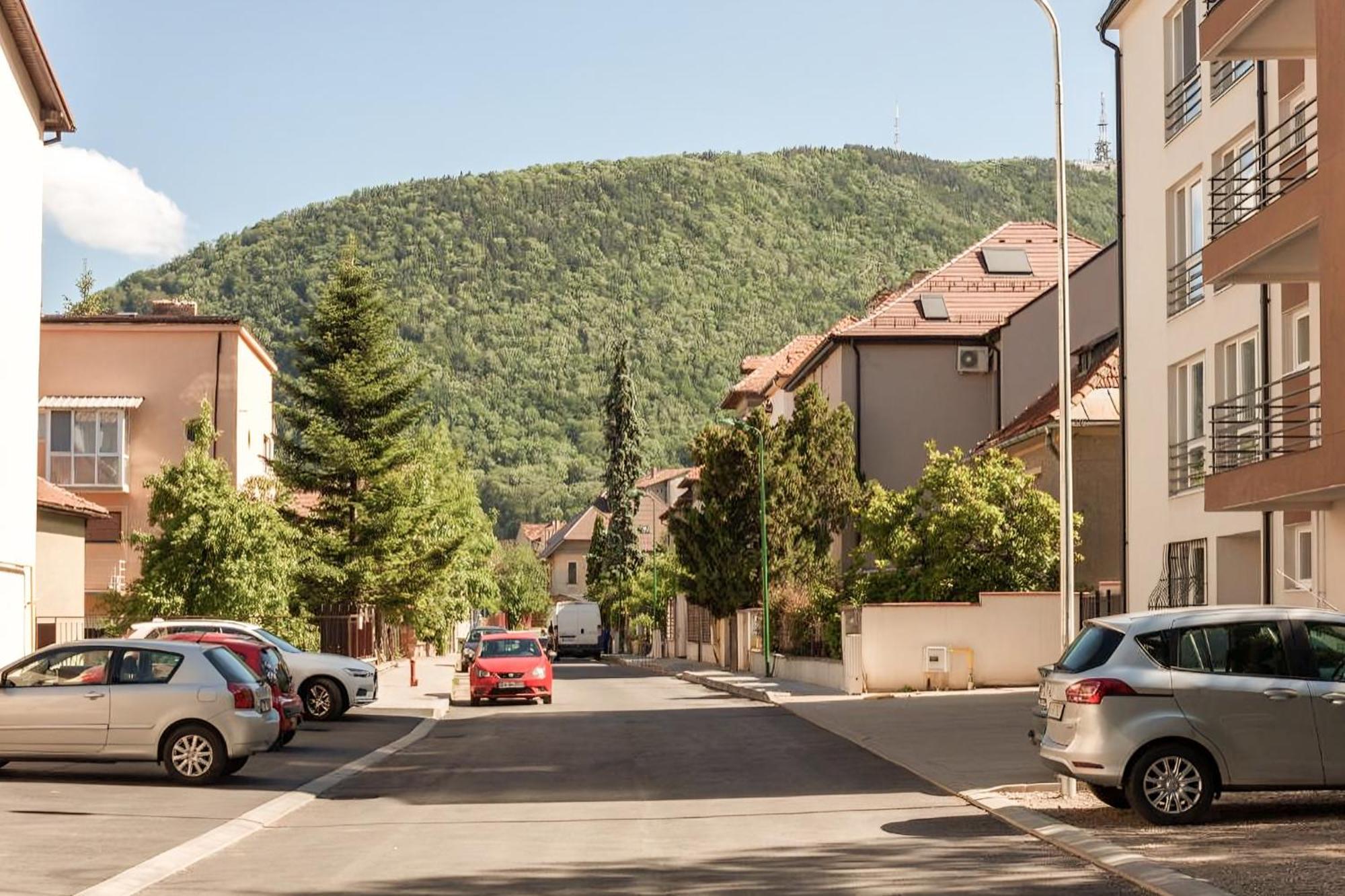 Central Premium Apartment Brasov Luaran gambar